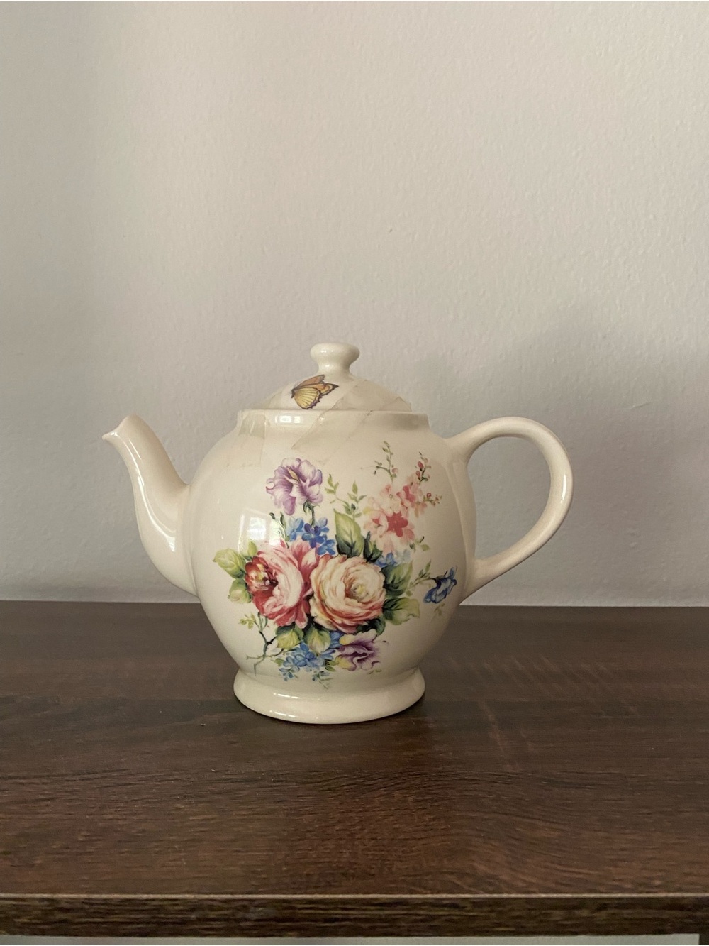 NWT Floral Cream Lily Creek Teapot